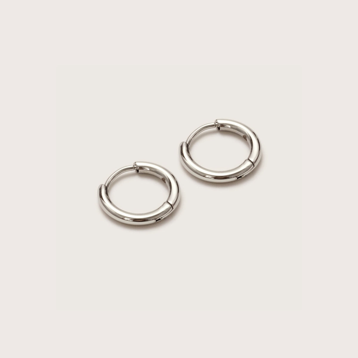 Aros Huggie Ultimate 8 mm Plateados